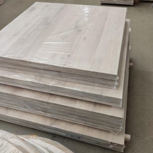 Treppenstufenplatten Eiche massiv 1200×1200 Фото 2 Панели проступей лестницы из массива дуба